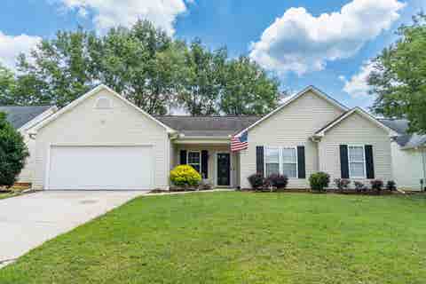 Homes For Sale - 515 Lavendula Street<br/> Spartanburg, SC 29301