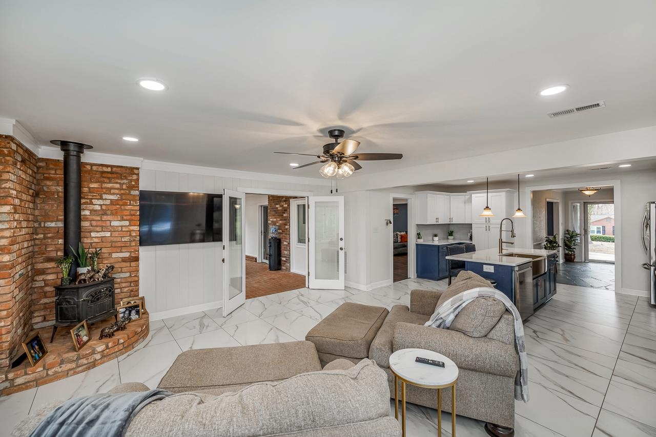 320 Lake Forest Drive, Spartanburg, South Carolina image 12