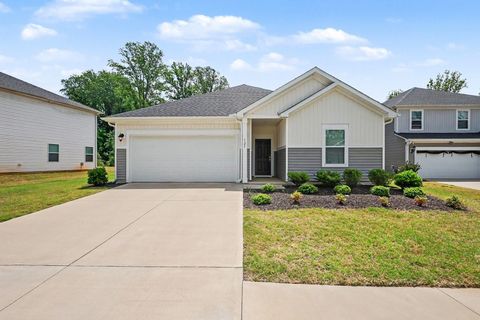 Homes For Sale - 127 Mainsail Way<br/> Spartanburg, SC 29306