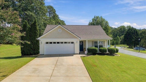 Homes For Sale - 2 Jessica Way<br/> Greer, SC 29651