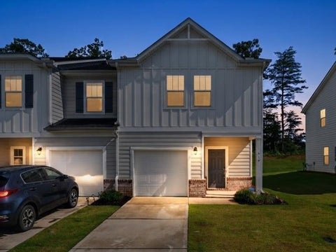 Townhouse For Sale - 919 Yarn Way<br/> Greer, SC 29651