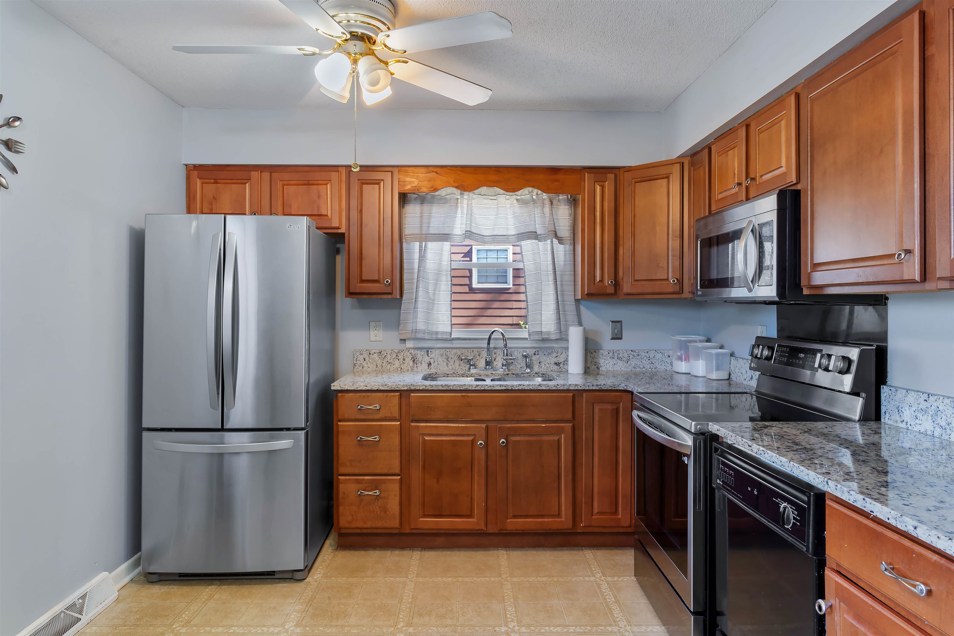 212 Willow Oaks Drive, Spartanburg, South Carolina image 8
