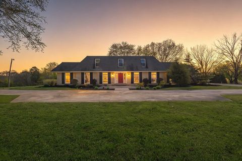 Homes For Sale - 127 Twin Lakes Drive<br/> Moore, SC 29369