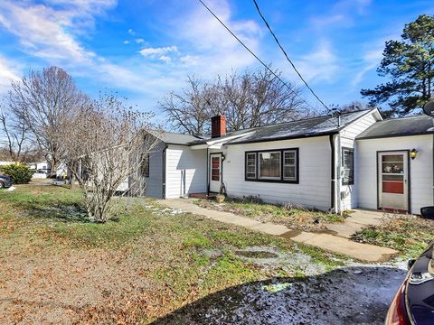 Homes For Sale - 202 River Dr<br/> Gaffney, SC 29340