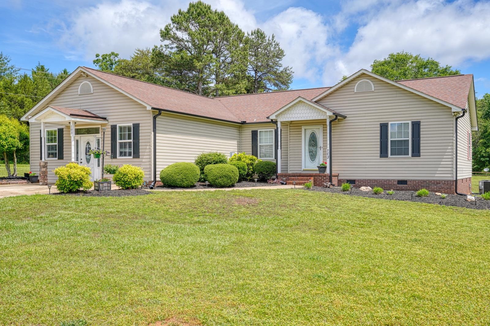 103 Cheyenne Ridge Trail, Campobello, South Carolina image 1