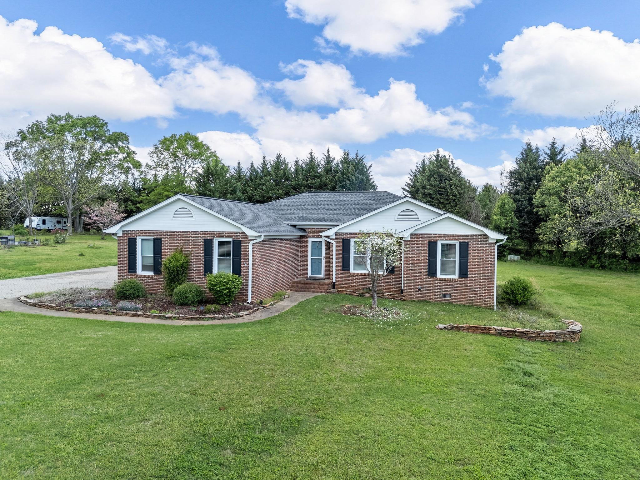 110 Miller Springs Drive, Moore, South Carolina image 4