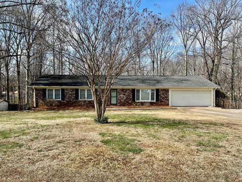 Homes For Sale - 340 Ferndale Drive<br/> Boiling Springs, SC 29316