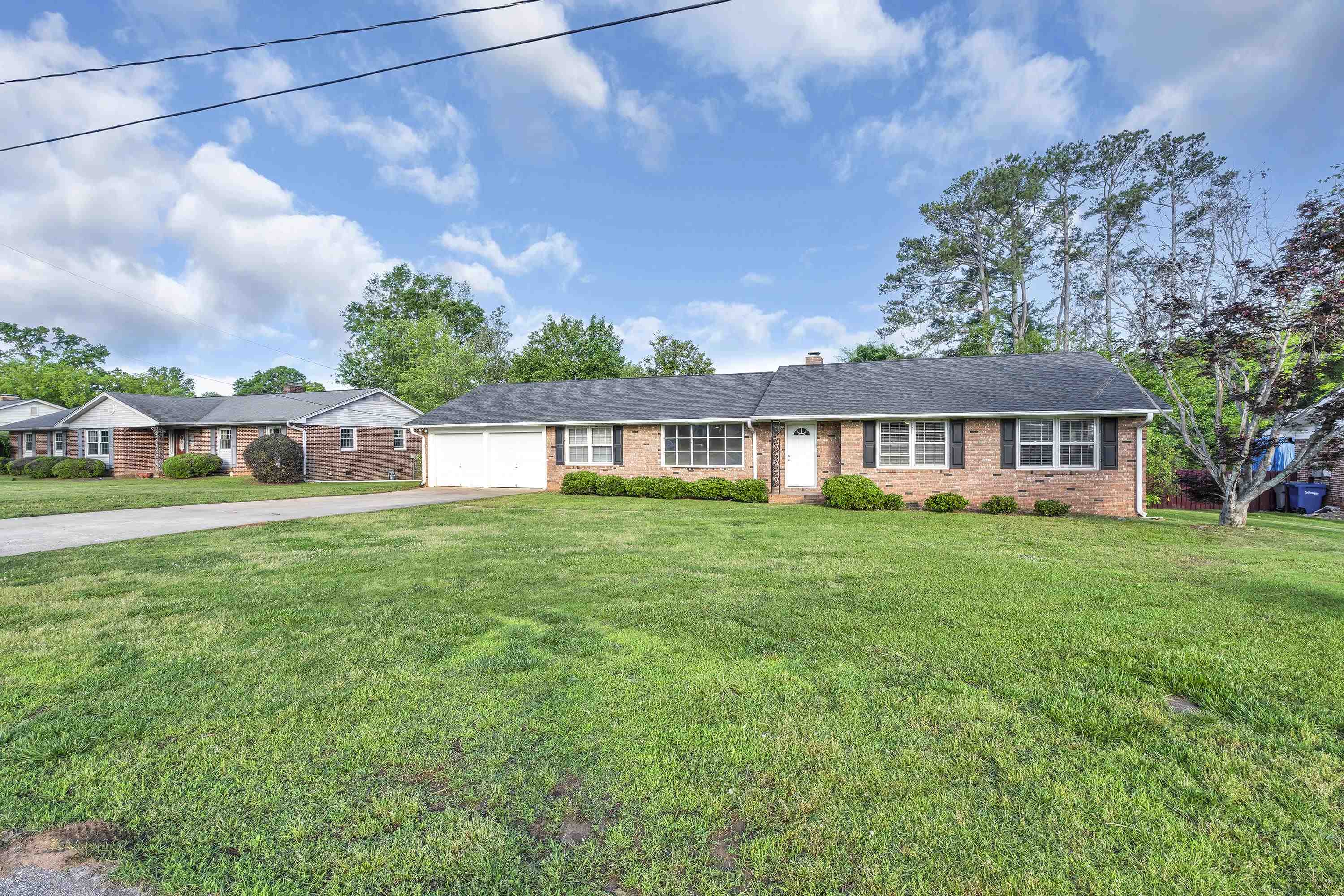 104 Saint James Drive, Spartanburg, South Carolina image 3