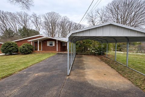 Homes For Sale - 697 Branton Drive<br/> Shelby, NC 28152