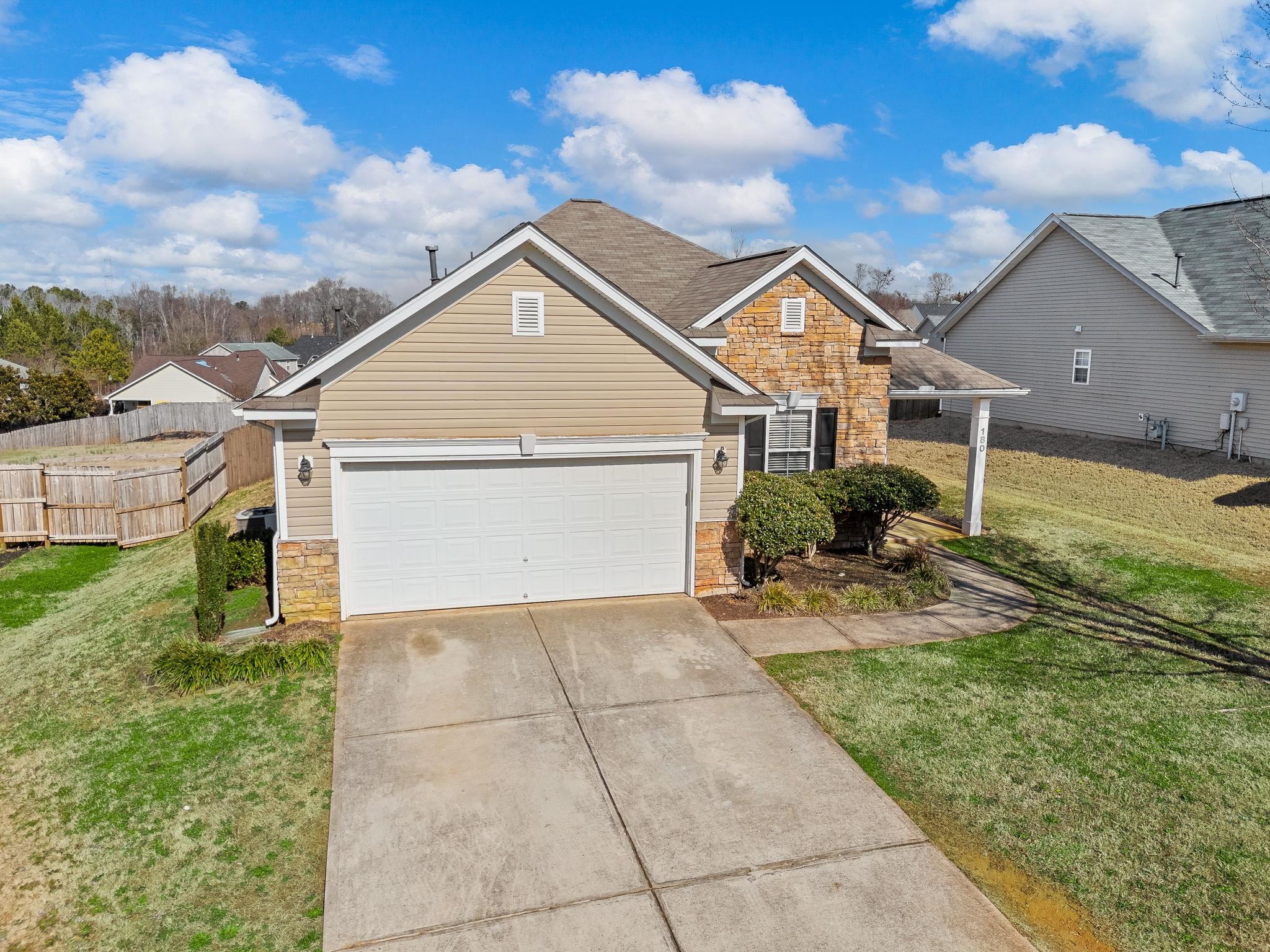 180 Stonewood Crossing Drive, Boiling Springs, South Carolina image 3