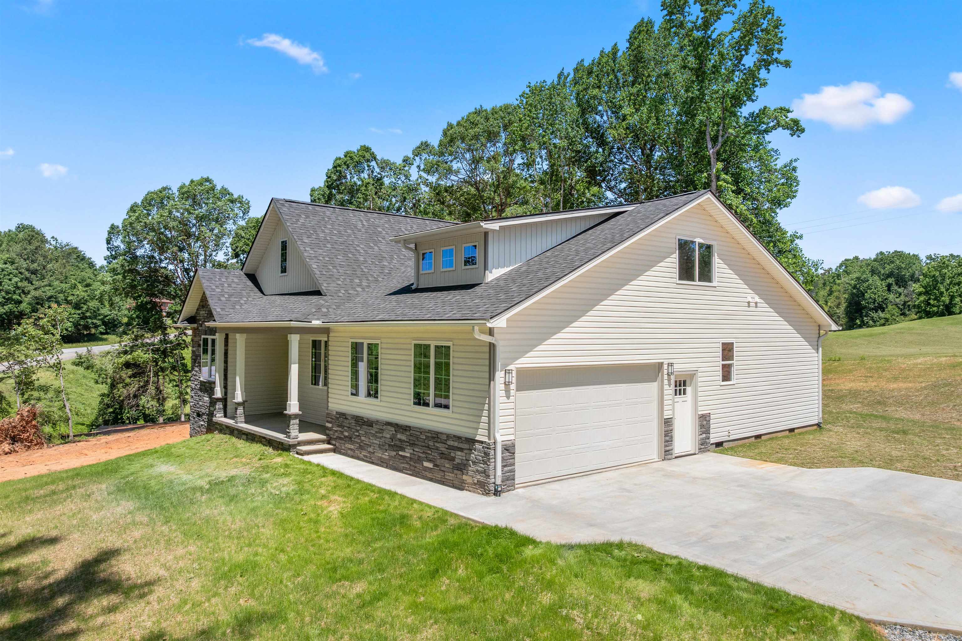 3135 E Croft Circle, Spartanburg, South Carolina image 2