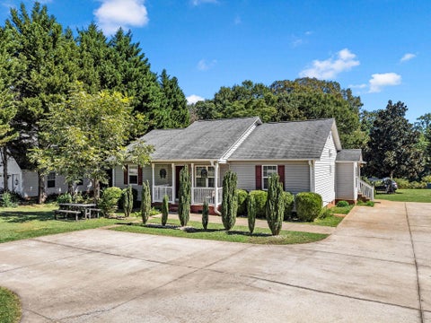 Homes For Sale - 8378 Valley Falls Road<br/> Boiling Springs, SC 29316