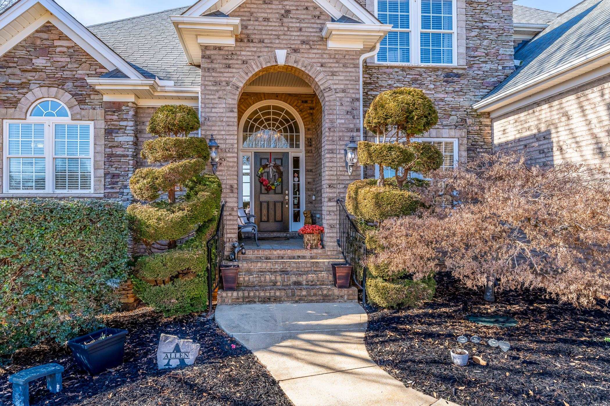 255 Sandy Run Drive, Greer, South Carolina image 3