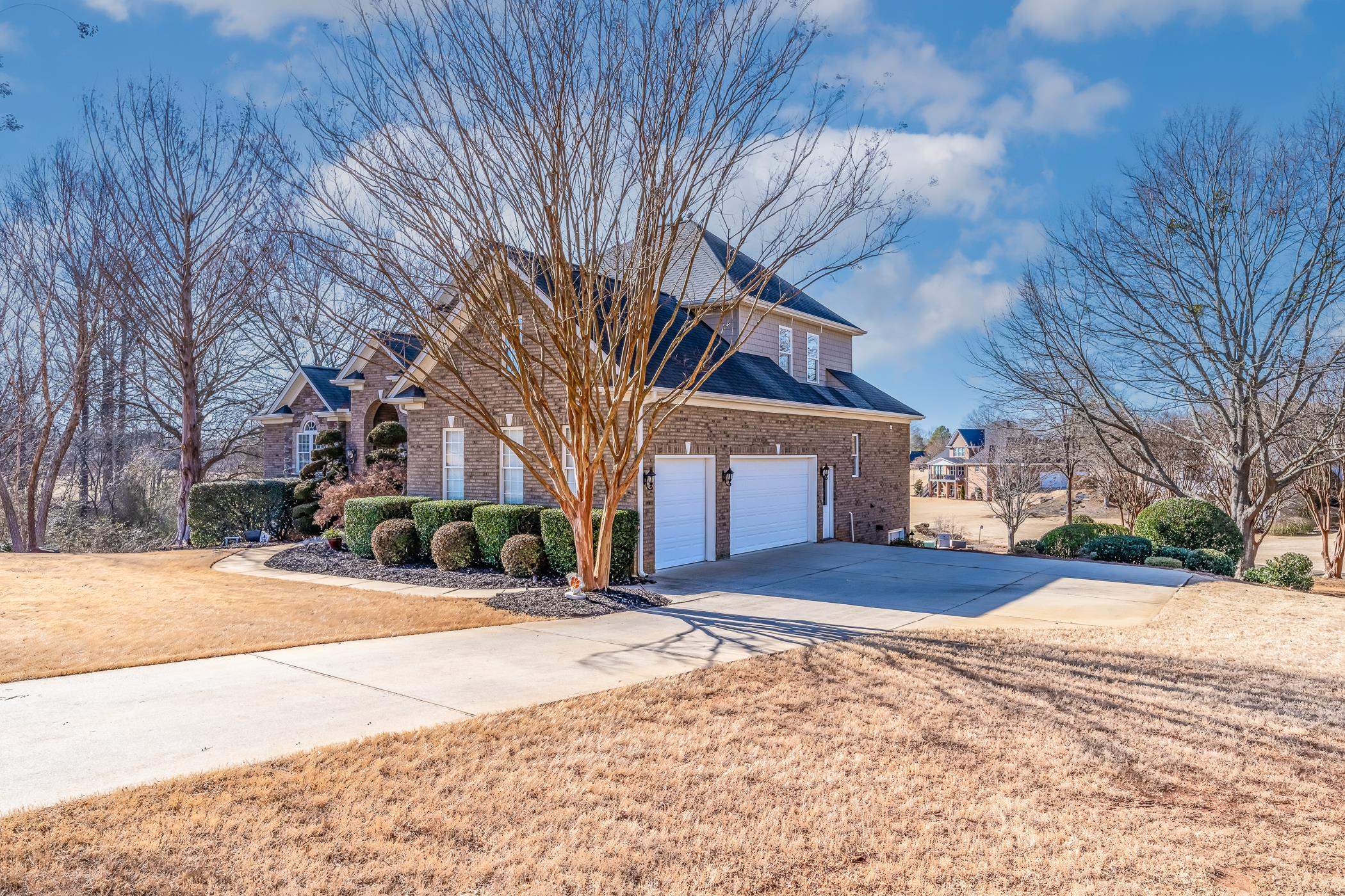 255 Sandy Run Drive, Greer, South Carolina image 4