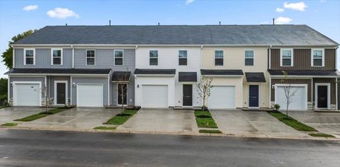 Homes For Sale - 153 Randwick Lane<br/> Greer, SC 29651