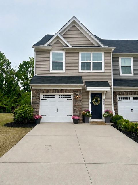 Townhouse For Sale - 571 Preakness Run<br/> Spartanburg, SC 29301