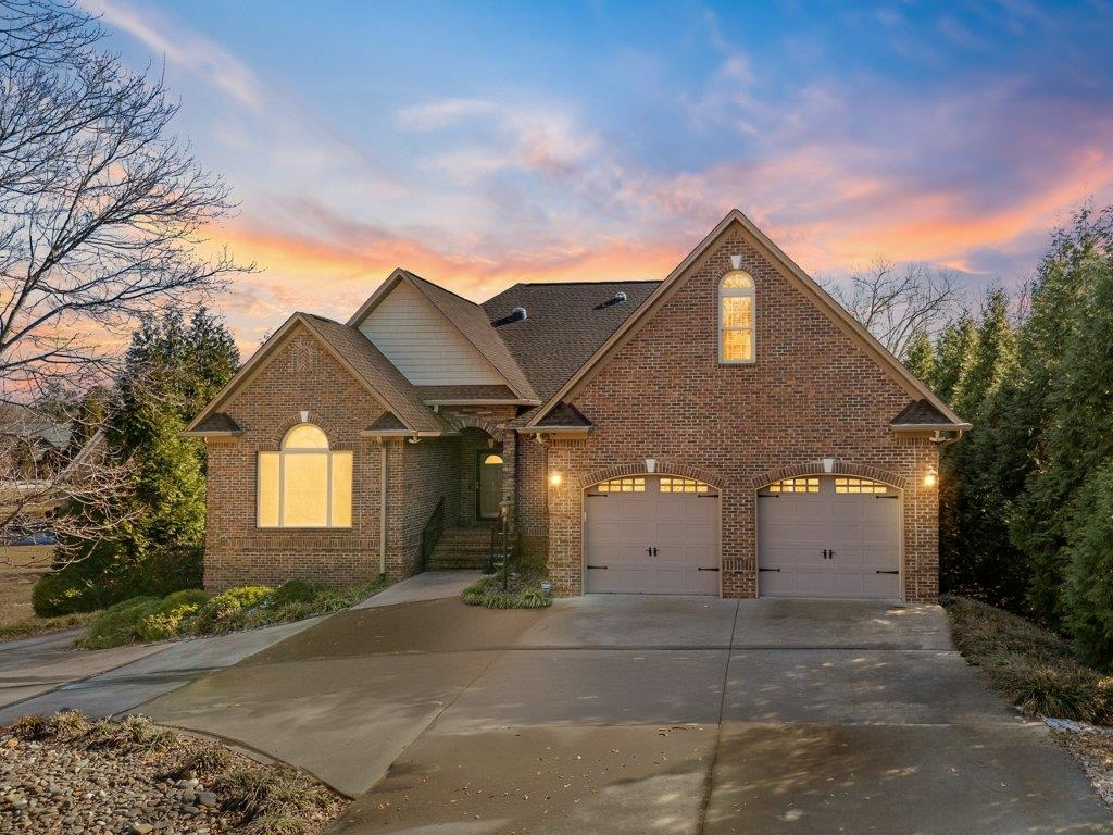 132 Neal Pointe Drive, Chesnee, South Carolina image 1