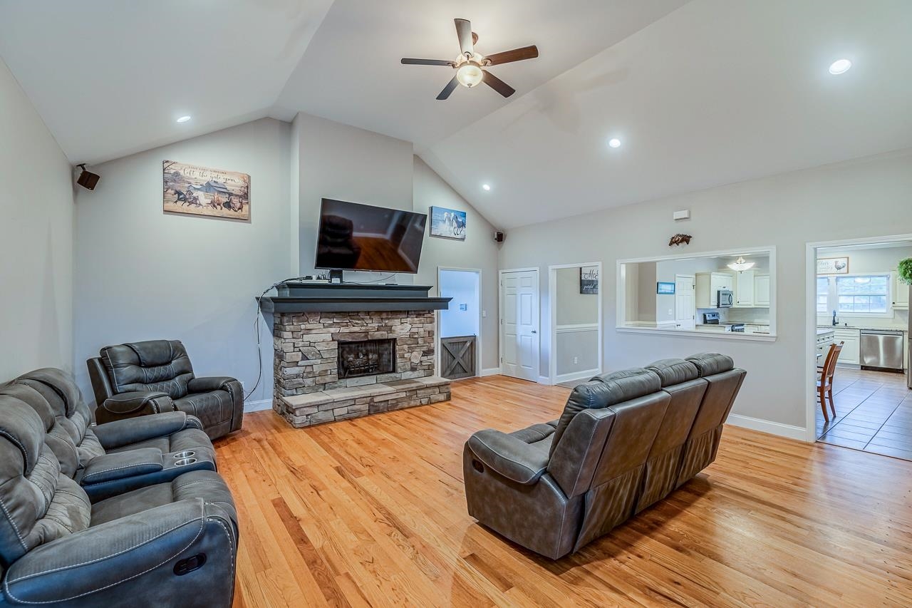 450 Meadow Road, Inman, South Carolina image 3