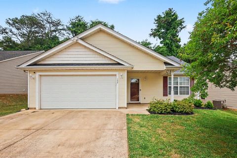 Homes For Sale - 155 Stockbridge Drive<br/> Spartanburg, SC 29301