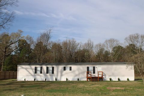 Mobile Home For Sale - 585 Midnight Road<br/> Inman, SC 29349