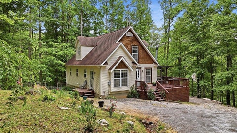 Homes For Sale - 20 Forest Drive<br/> Travelers Rest, SC 29690