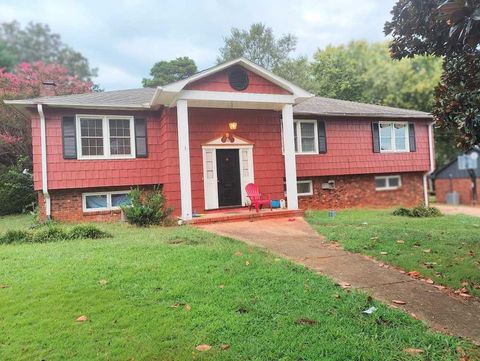 Homes For Sale - 4451 Grissom Road<br/> Spartanburg, SC 29301