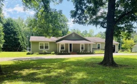 Homes For Sale - 554 Green River Road<br/> Gaffney, SC 29341