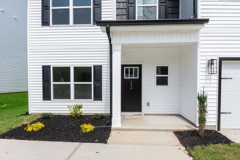 Townhouse For Sale - 636 Farcroft Trail<br/> Roebuck, SC 29376