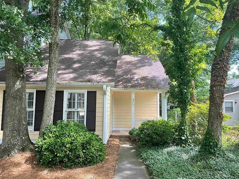 211 Woodburn Club Lane Lane, Spartanburg, South Carolina image 1