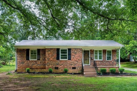 Homes For Sale - 210 Catawba Street<br/> Union County, Union, SC 29379