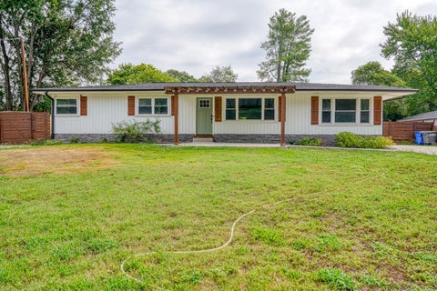 Homes For Sale - 303 Watson Road<br/> Taylors, SC 29687