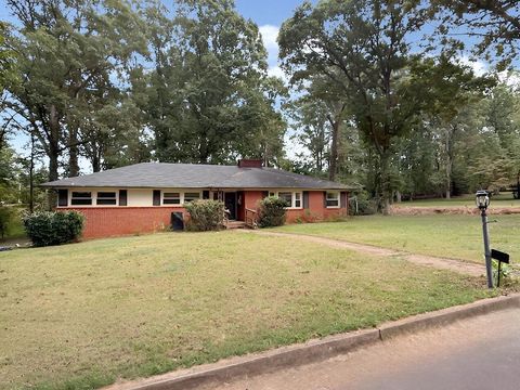 Homes For Sale - 202 Forest Hill Drive<br/> Forest City, NC 28043