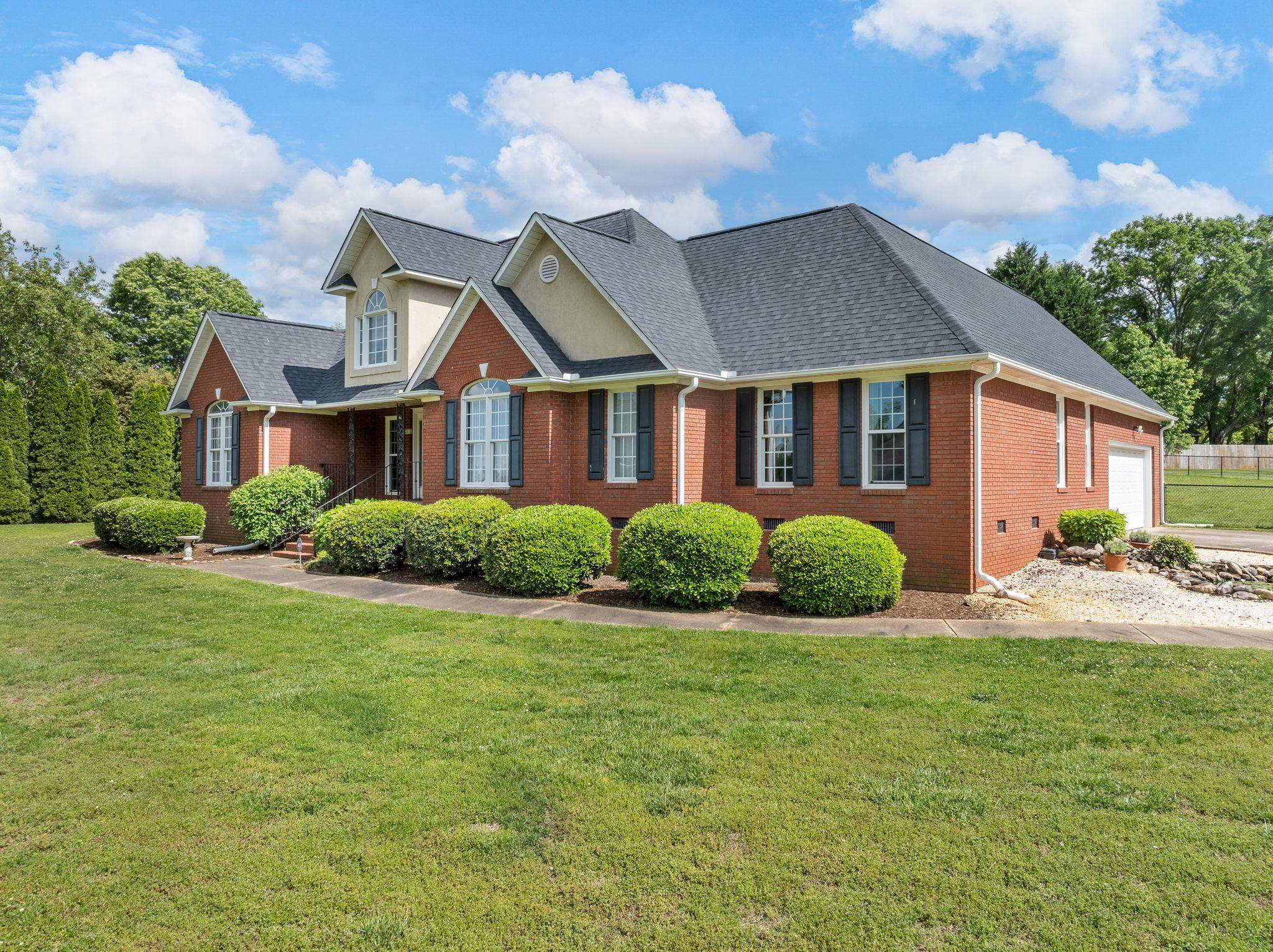 121 Lewis Burnett Drive, Boiling Springs, South Carolina image 3
