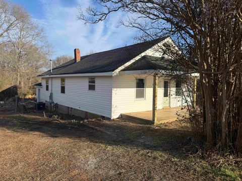 Homes For Sale - 221 Mayo Road<br/> Cowpens, SC 29330