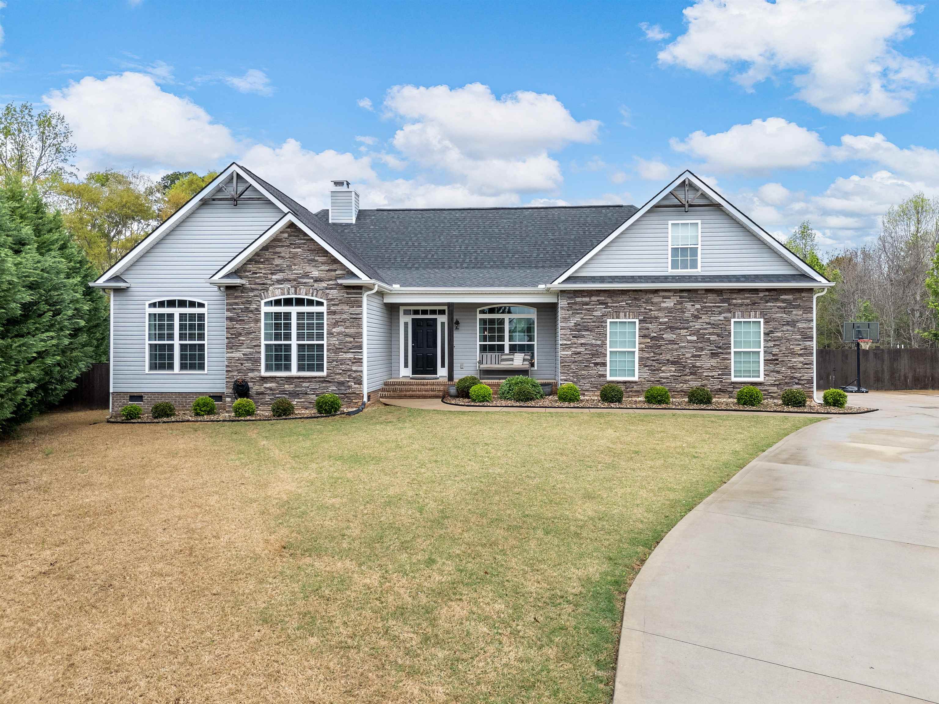 427 Ocala Court, Inman, South Carolina image 1