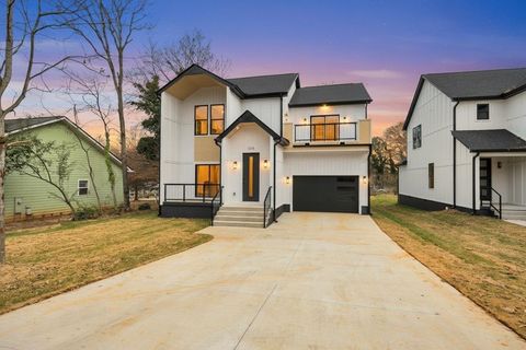 Homes For Sale - 106 West Avenue<br/> Greenville, SC 29611