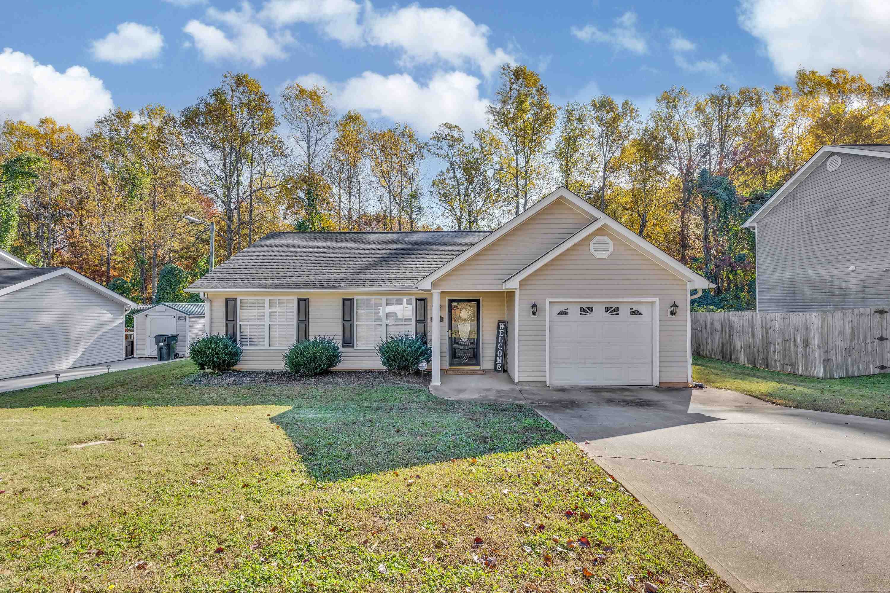 Inman, South Carolina 29349, United States, 3 Bedrooms Bedrooms, ,2 BathroomsBathrooms,Residential,Active,251836