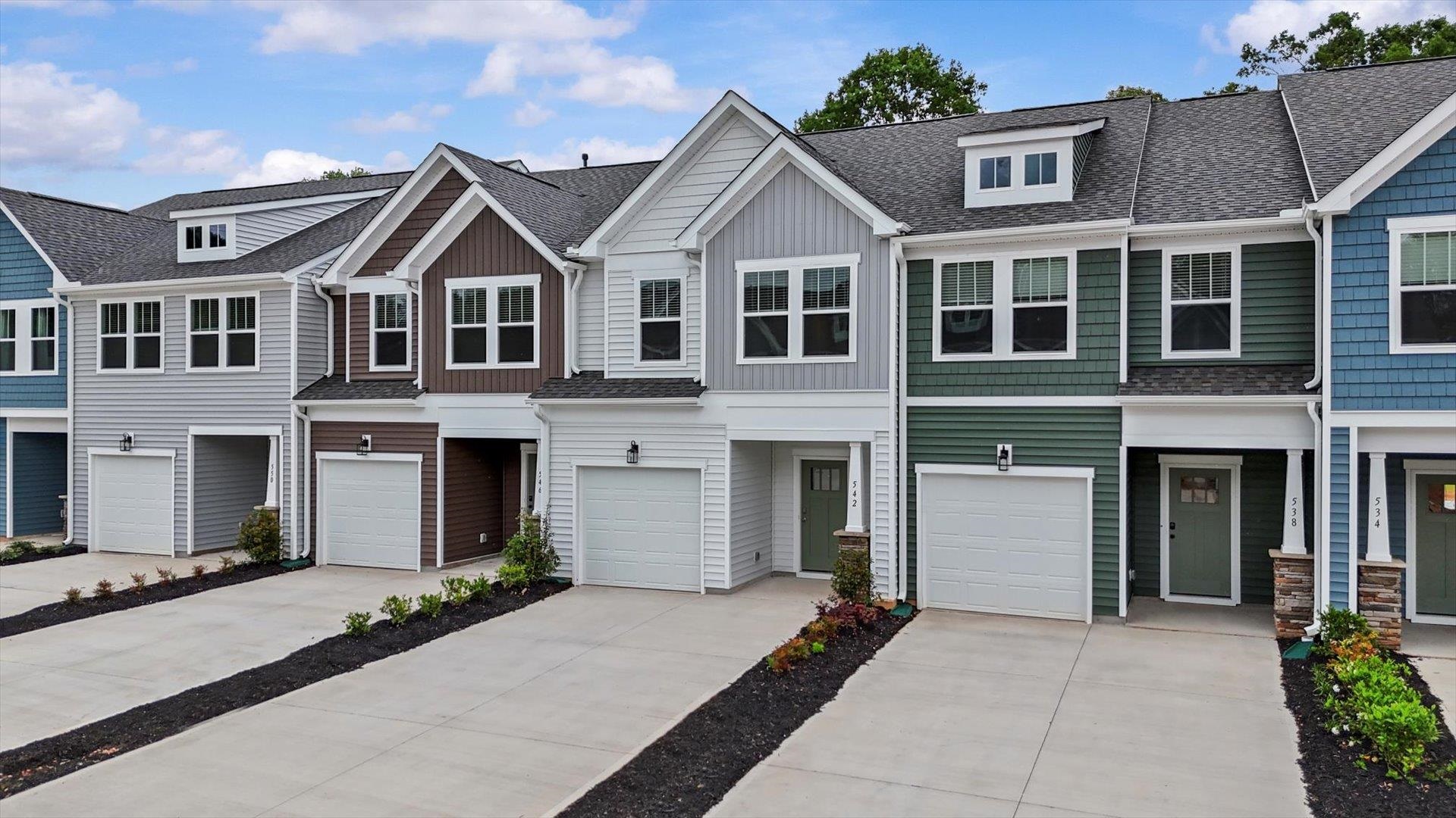 542 W Norvell Court, Spartanburg, South Carolina image 2