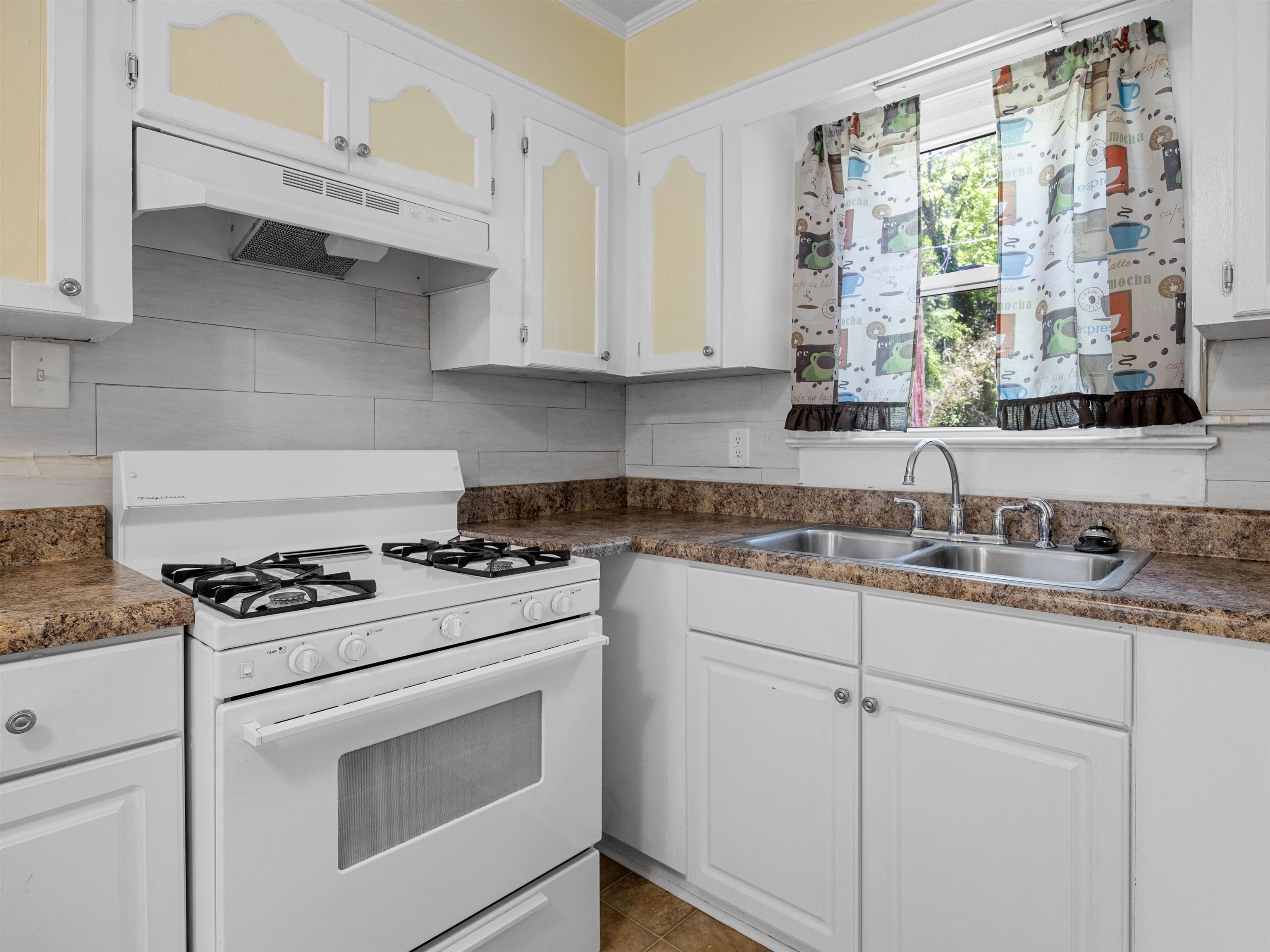 2444 W Croft Circle, Spartanburg, South Carolina image 11
