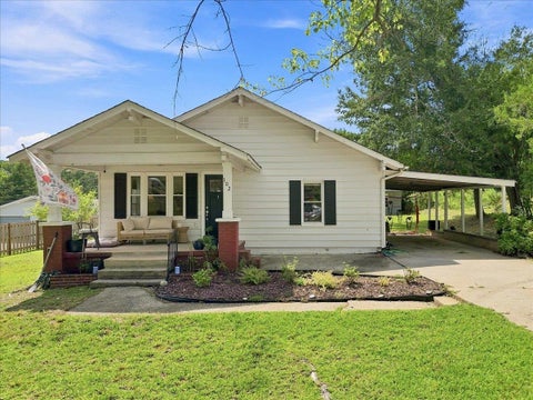 Homes For Sale - 102 Edgewood Avenue<br/> Spartanburg County, Landrum, SC 29356