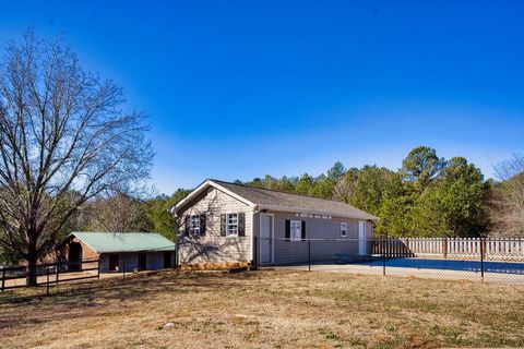 A home in Pauline