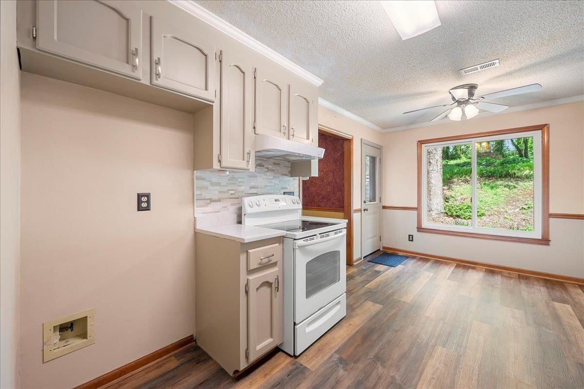 1606 Winding Way, Taylors, South Carolina image 13