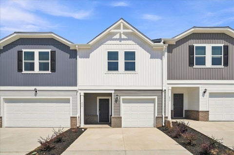 Townhouse For Sale - 435 Blissful Court<br/> Greenville County, Taylors, SC 29687