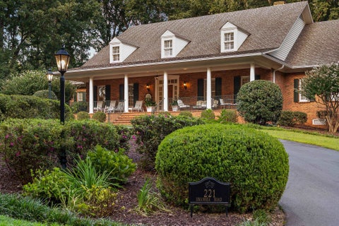 Homes For Sale - 221 Swansea Road<br/> Spartanburg, SC 29307