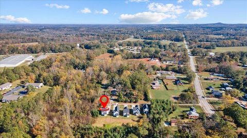 A home in Chesnee