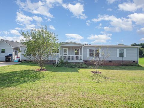Homes For Sale - 225 Cannon Ball Run<br/> Campobello, SC 29322