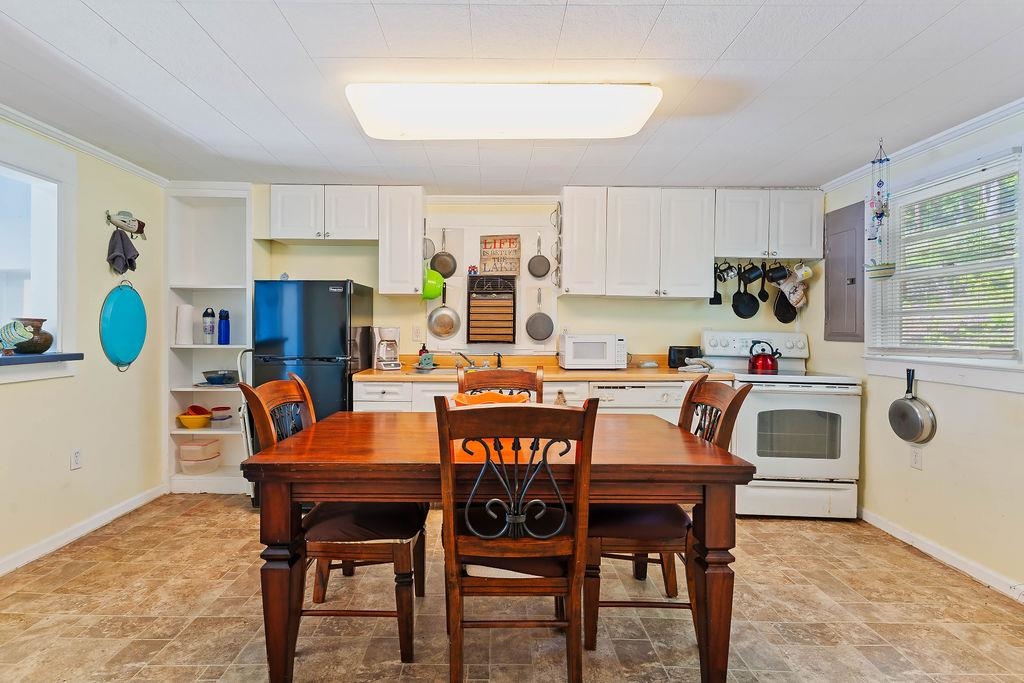 877 Lakeshore Drive, Cross Hill, South Carolina image 11