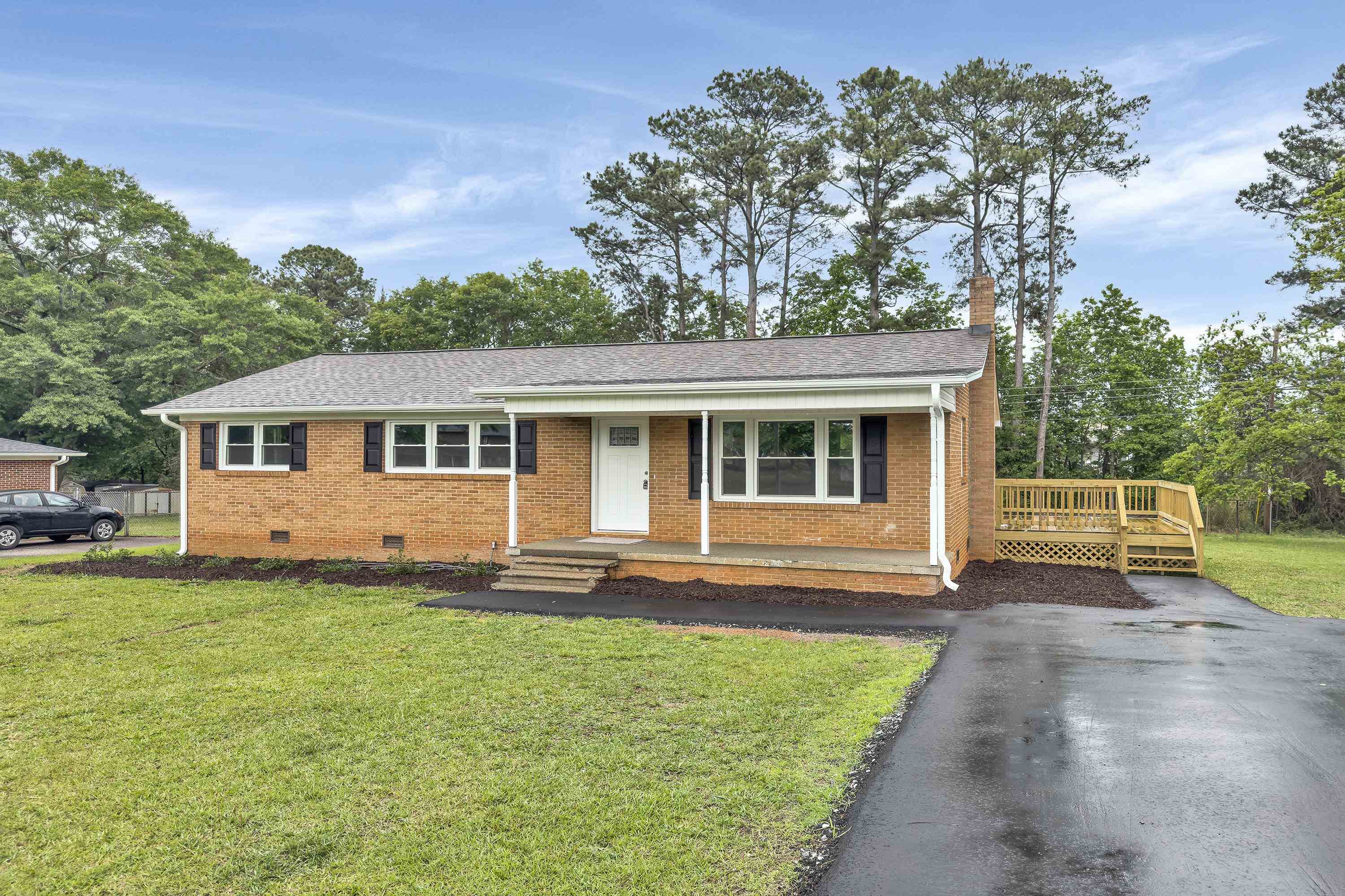 206 Fairdale Drive, Boiling Springs, South Carolina image 2