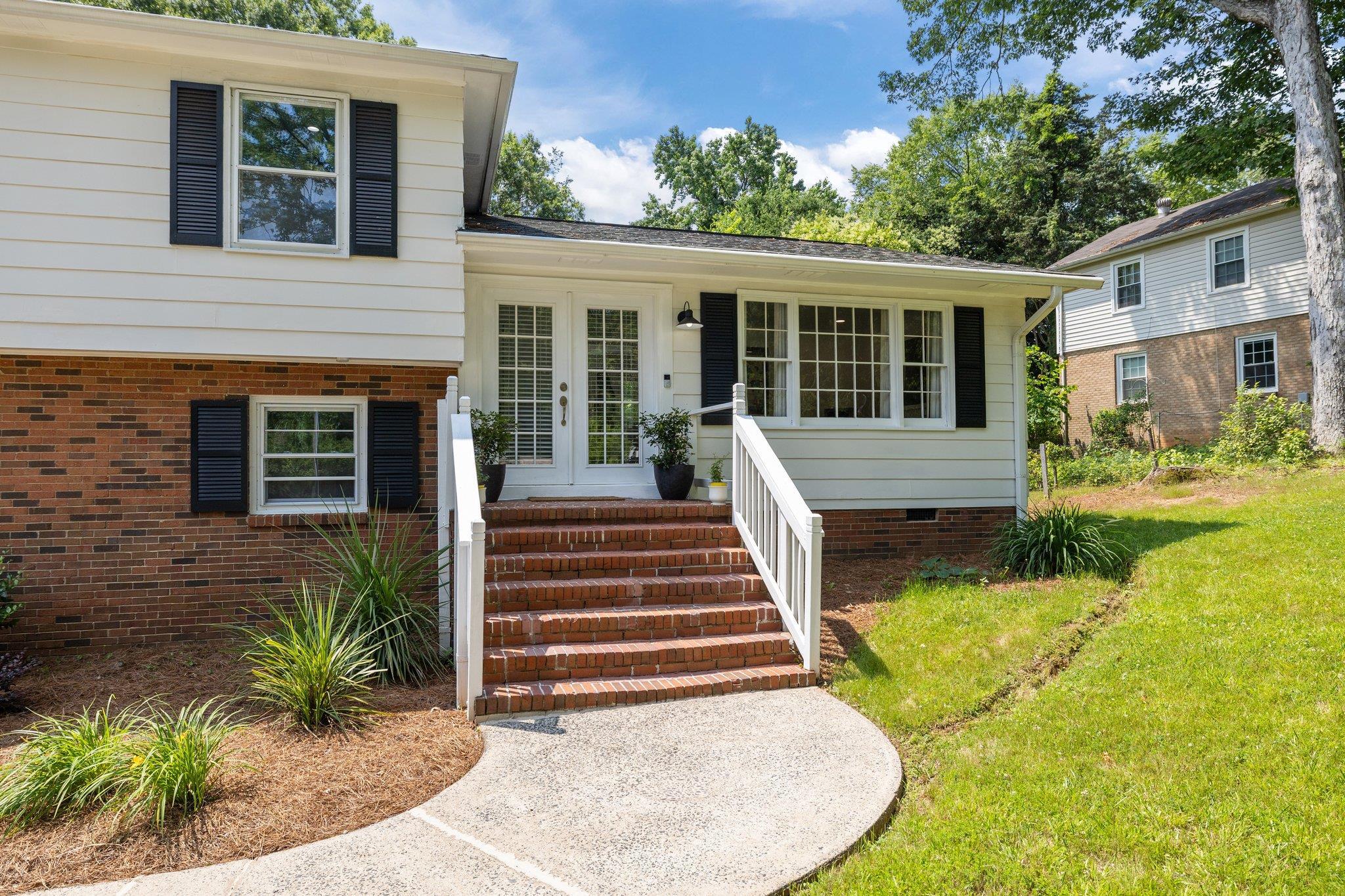 1013 Eaglewood Avenue, Charlotte, North Carolina image 4