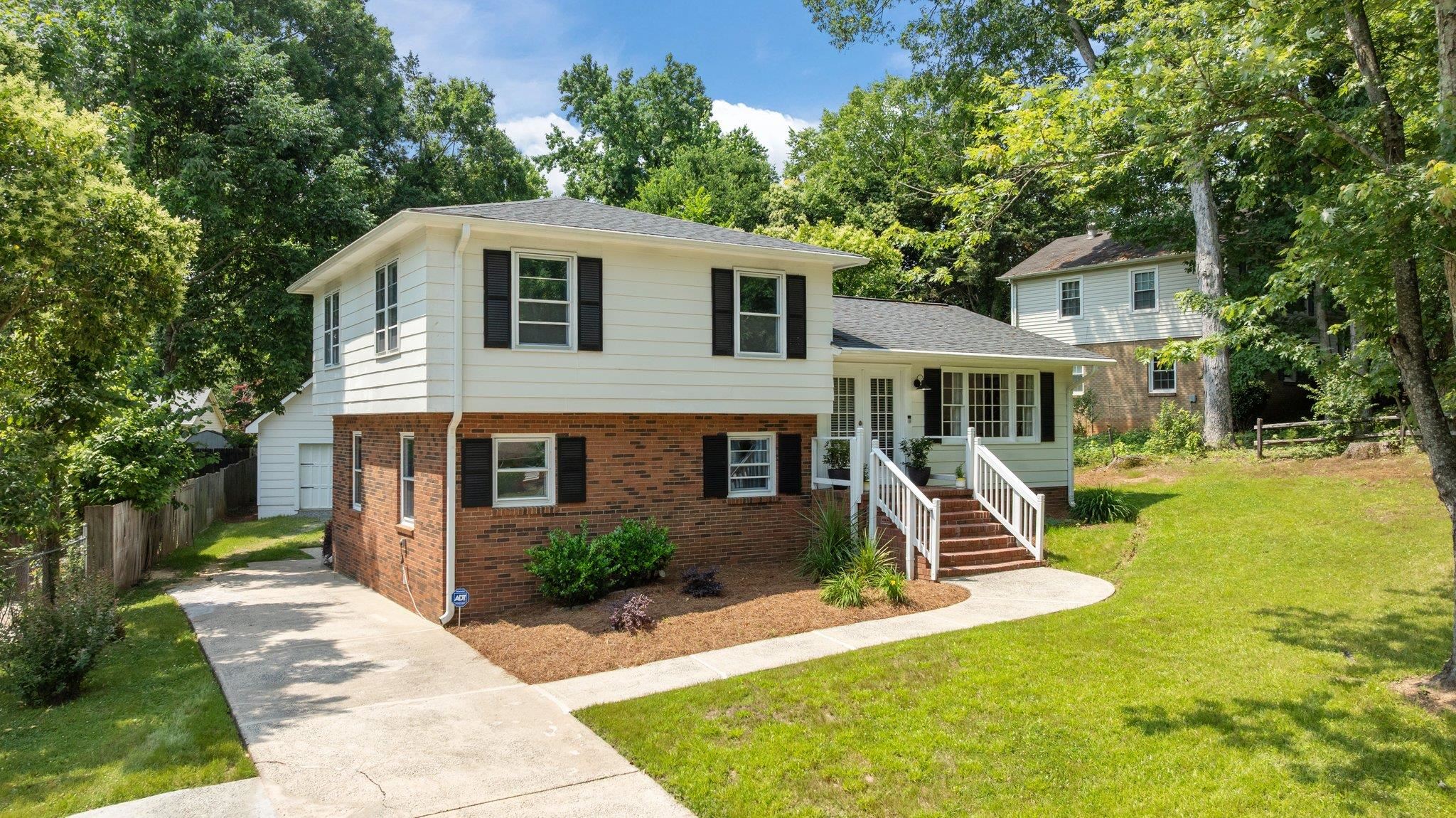 1013 Eaglewood Avenue, Charlotte, North Carolina image 2